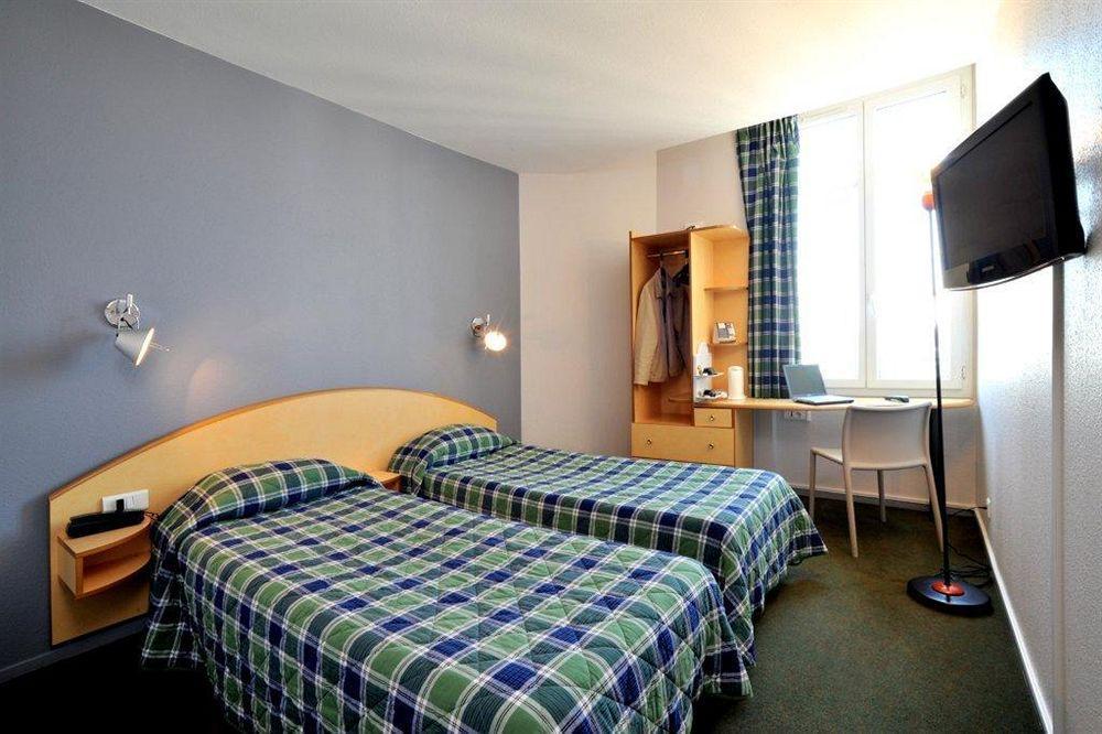 Brit Hotel Confort Nevers Centre Gare Екстер'єр фото
