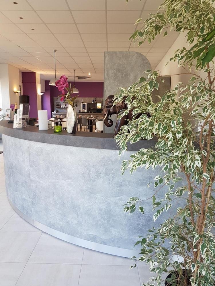 Brit Hotel Confort Nevers Centre Gare Екстер'єр фото