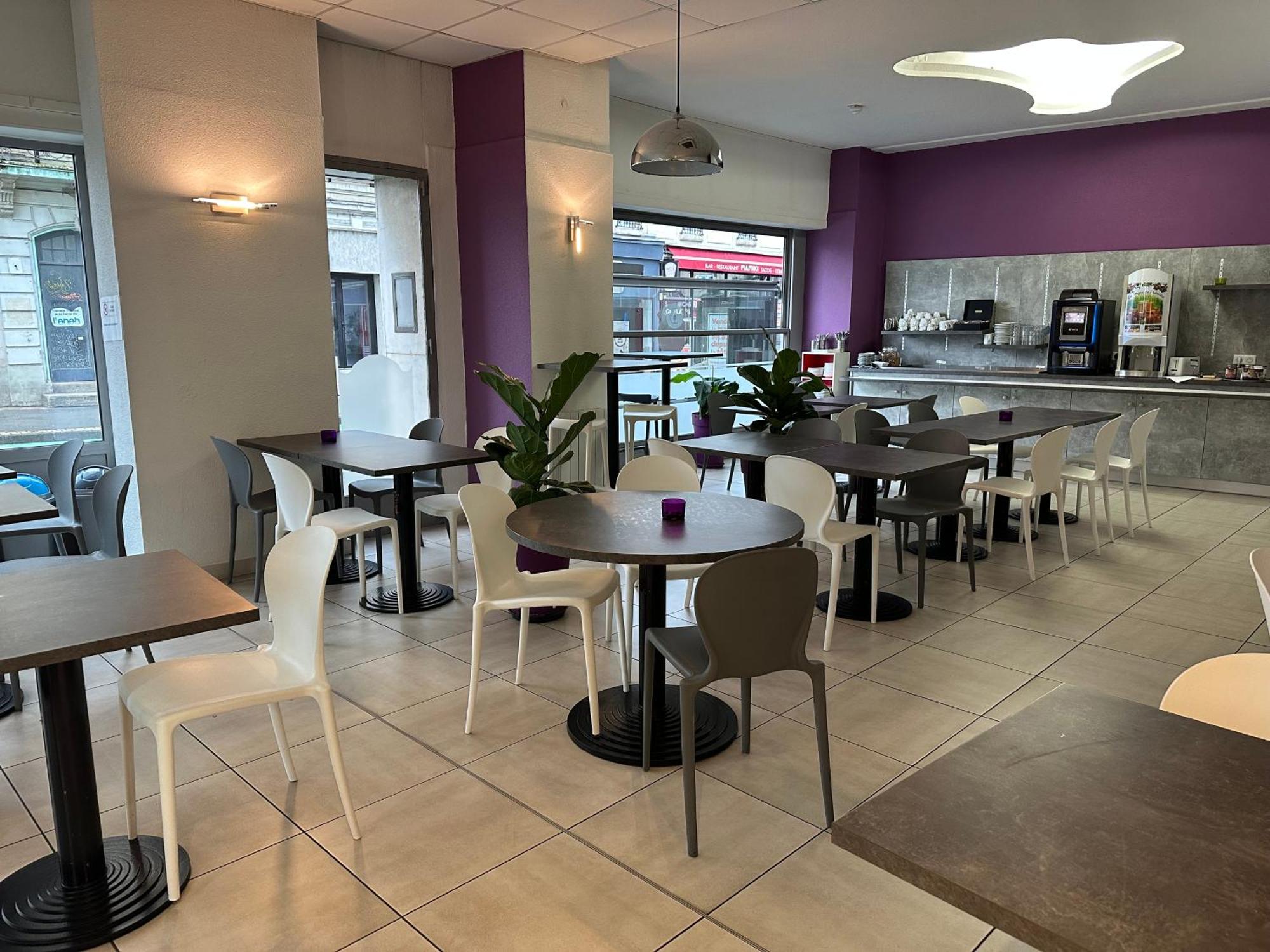 Brit Hotel Confort Nevers Centre Gare Екстер'єр фото