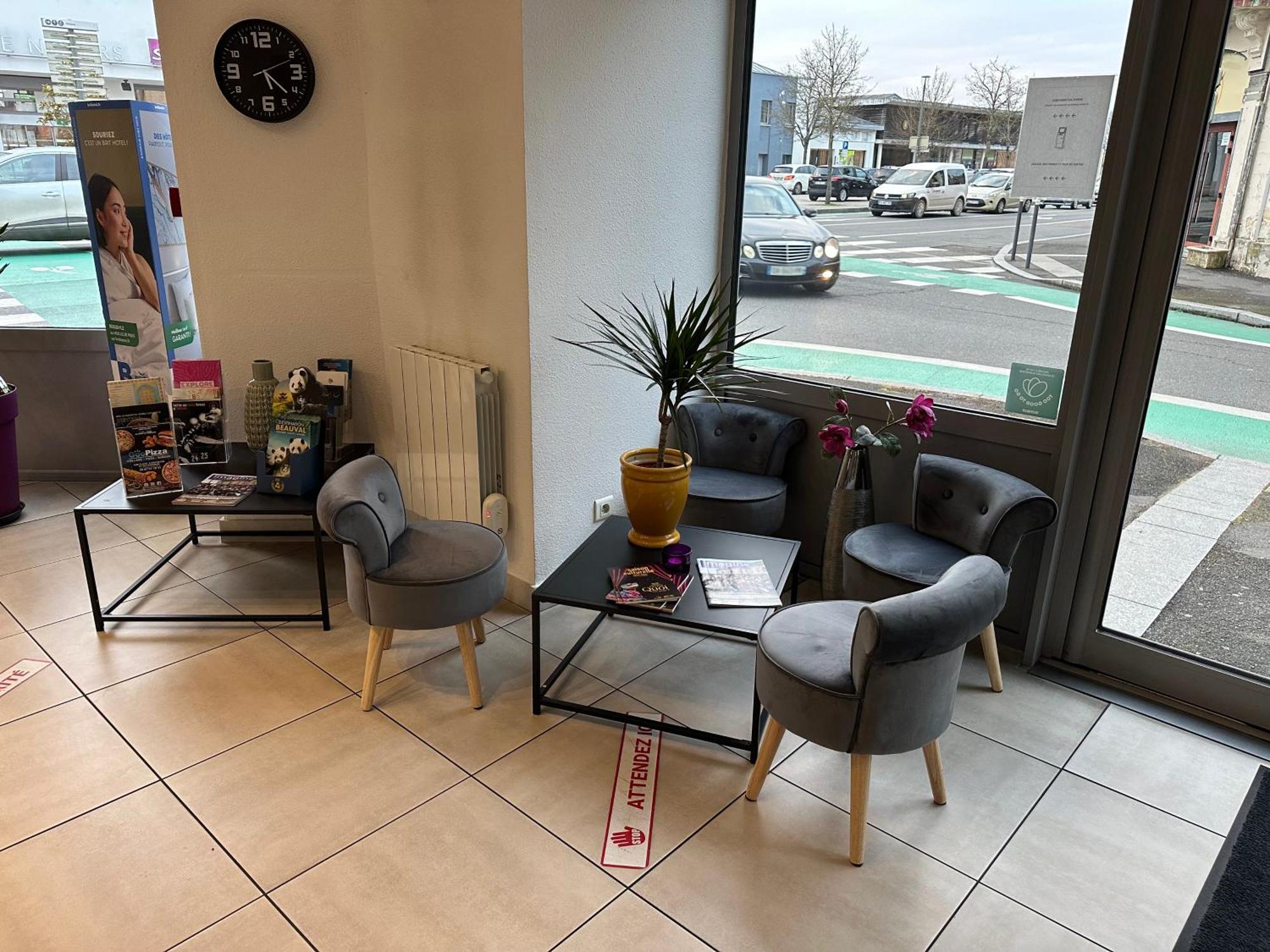Brit Hotel Confort Nevers Centre Gare Екстер'єр фото