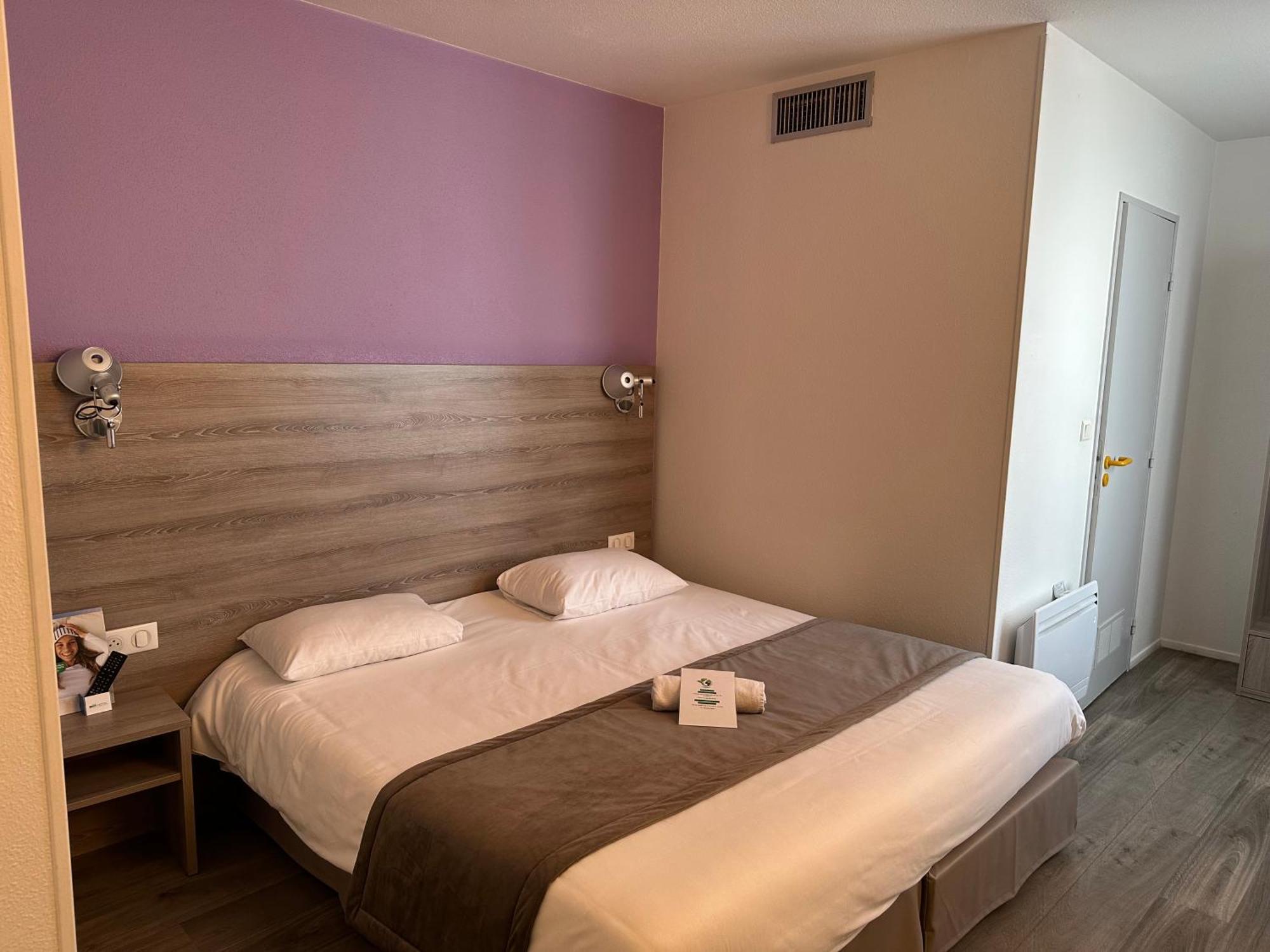Brit Hotel Confort Nevers Centre Gare Екстер'єр фото