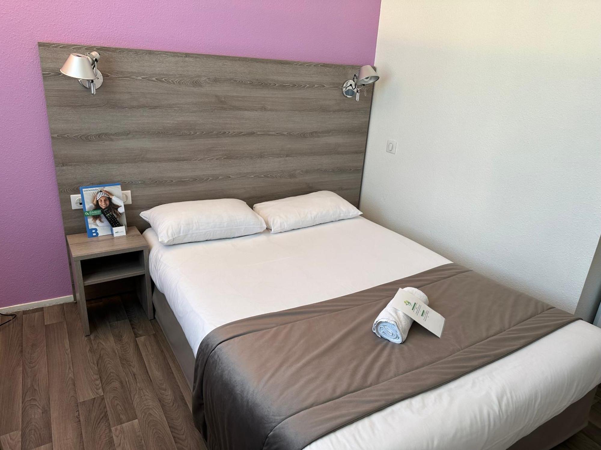 Brit Hotel Confort Nevers Centre Gare Екстер'єр фото