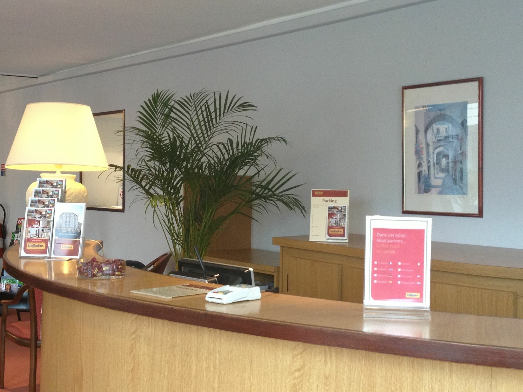 Brit Hotel Confort Nevers Centre Gare Екстер'єр фото