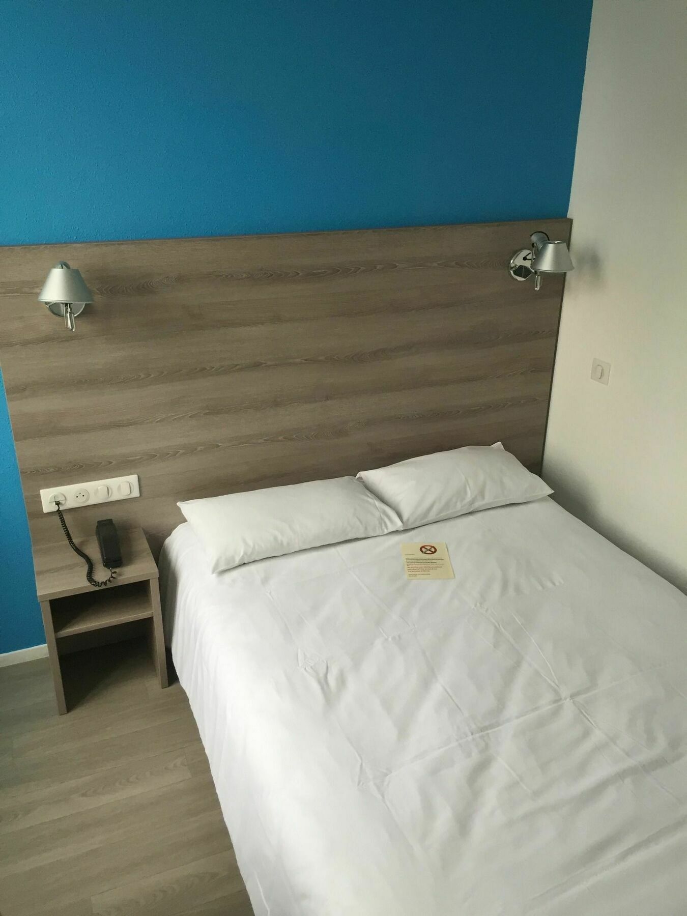 Brit Hotel Confort Nevers Centre Gare Екстер'єр фото