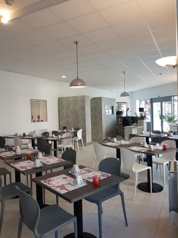Brit Hotel Confort Nevers Centre Gare Екстер'єр фото